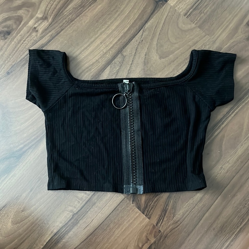 Crop top with zipper